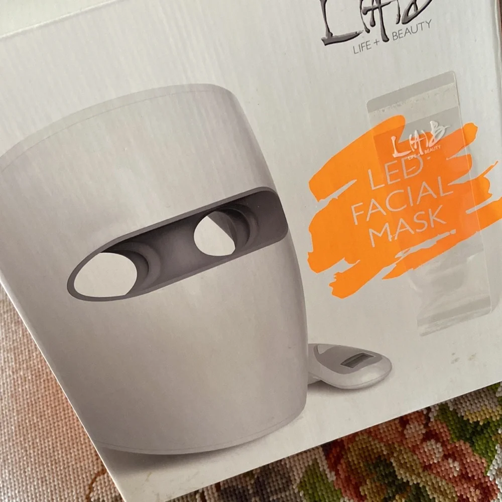 L( A )B LED FACIAL MASK